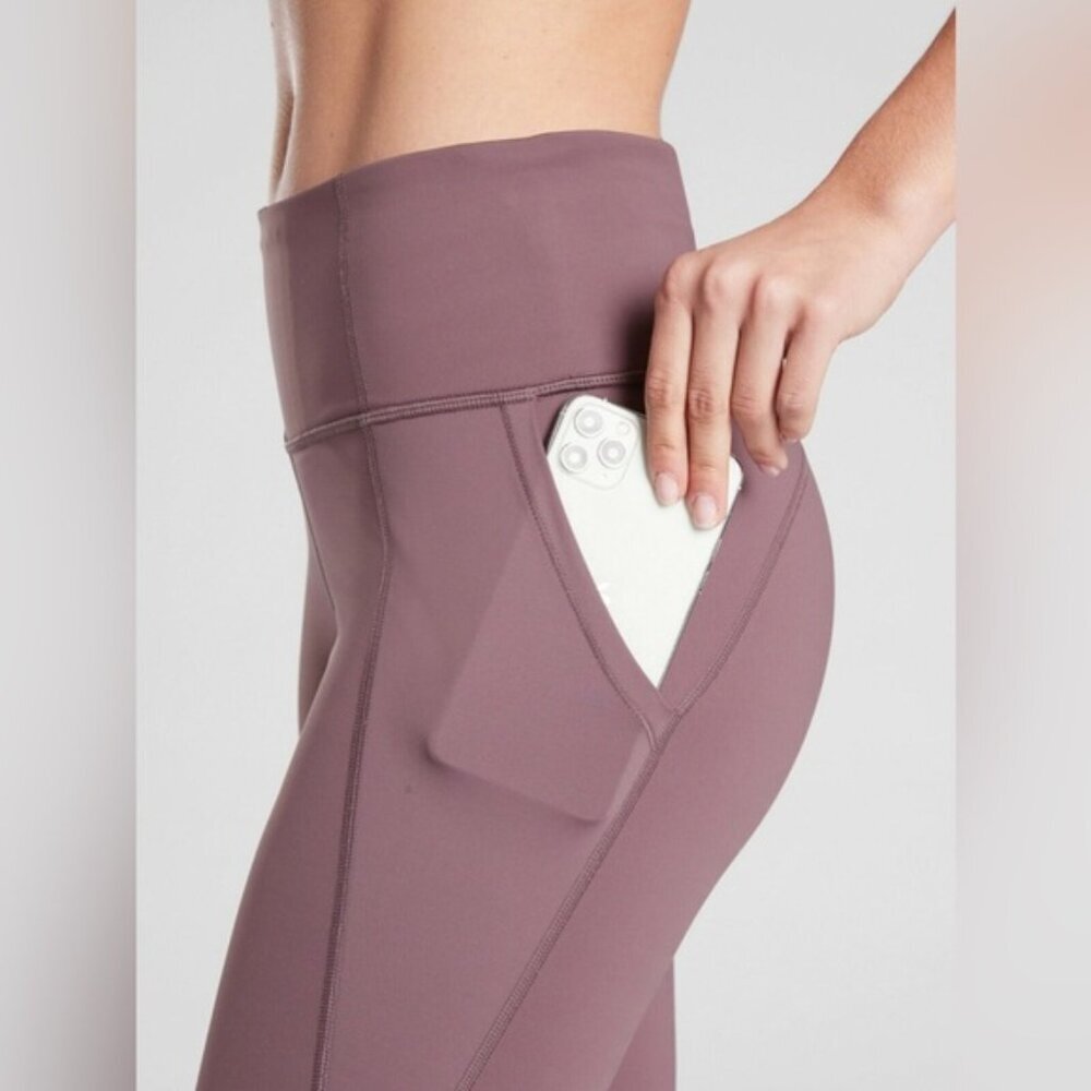 Athleta Leggings Women's Size Extra Small Volcanic Violet Lightning Pocket Capri - Picture 4 of 10